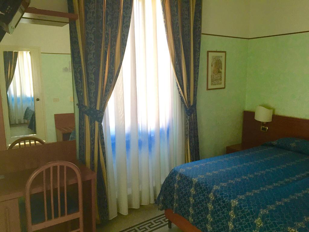 Hotel Miramare ラディスポリ 部屋 写真